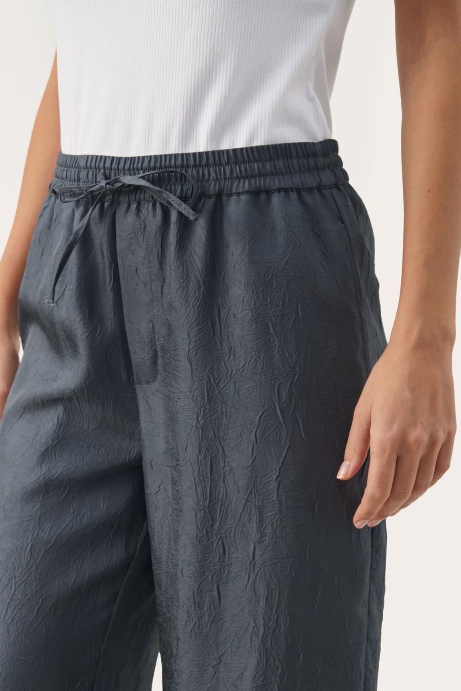 Online Part Two Part Two Evalda Shiny Crinkle Look Casual Trousers | Shop Ireland" Pewter