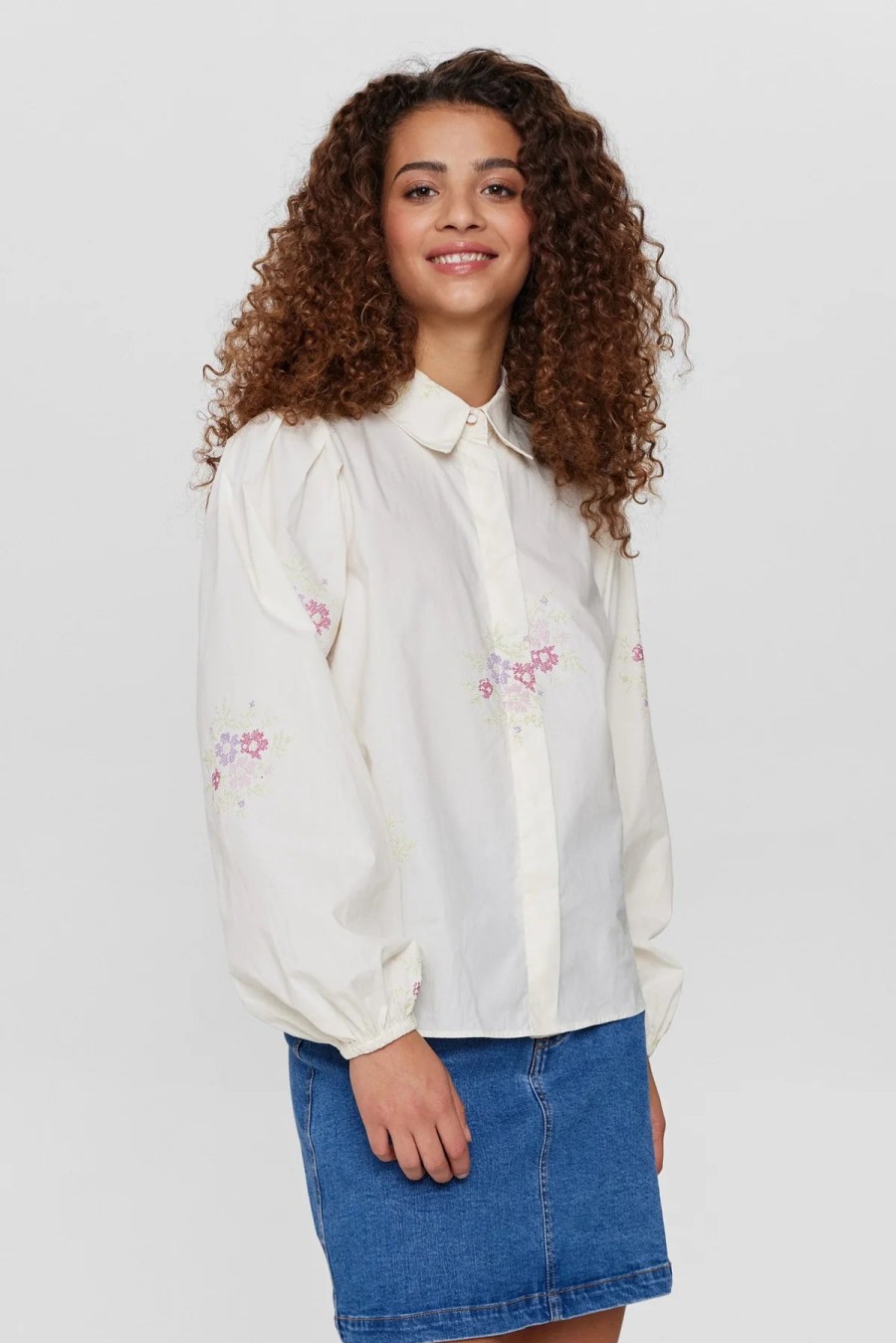 Hot Numph Numph Nuari Floral Embroidered Balloon Sleeve Shirt | Ribbon Rouge Pristine