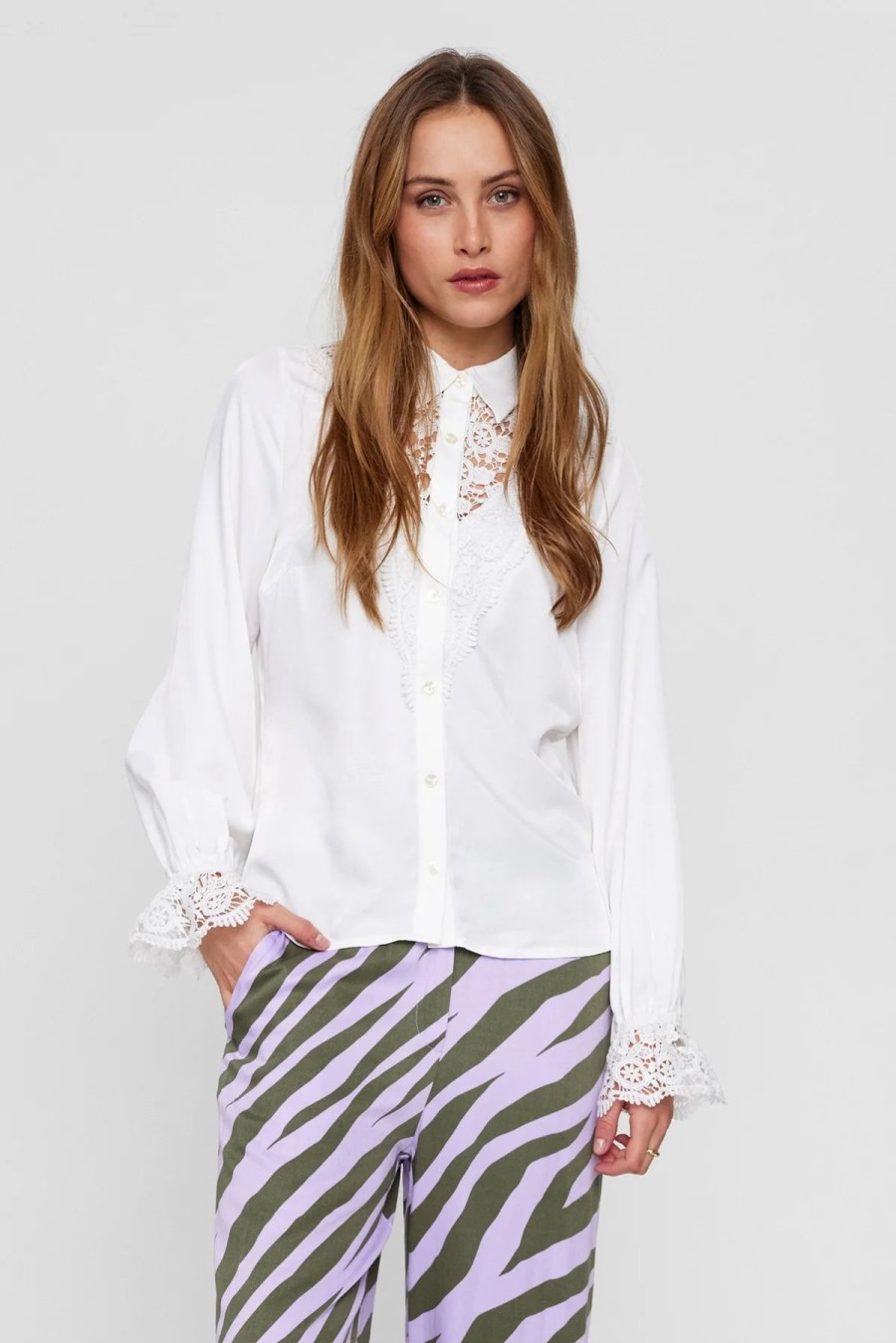 Clearance Numph Numph Nudarla Lace Detail Ladies Shirt | Ribbon Rouge